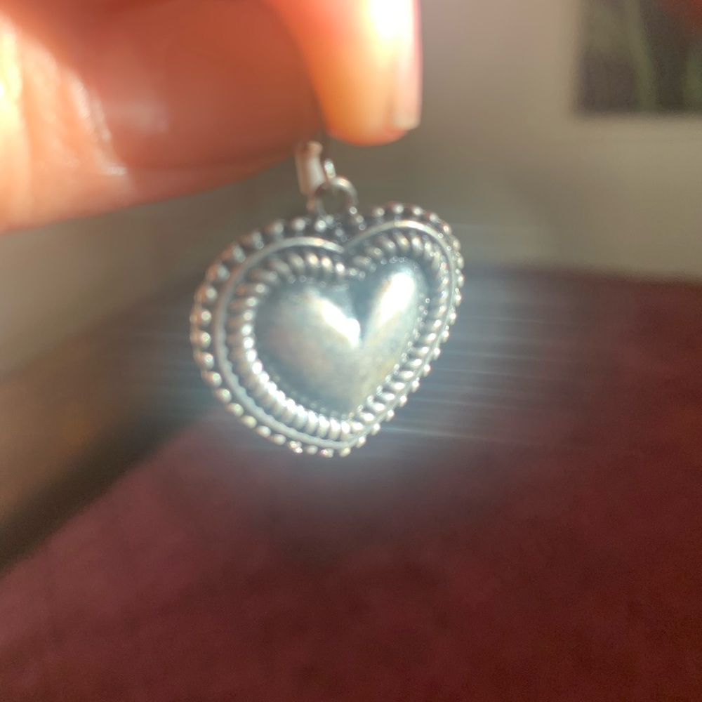 Silver heart shaped earrings - Picture 2 of 3